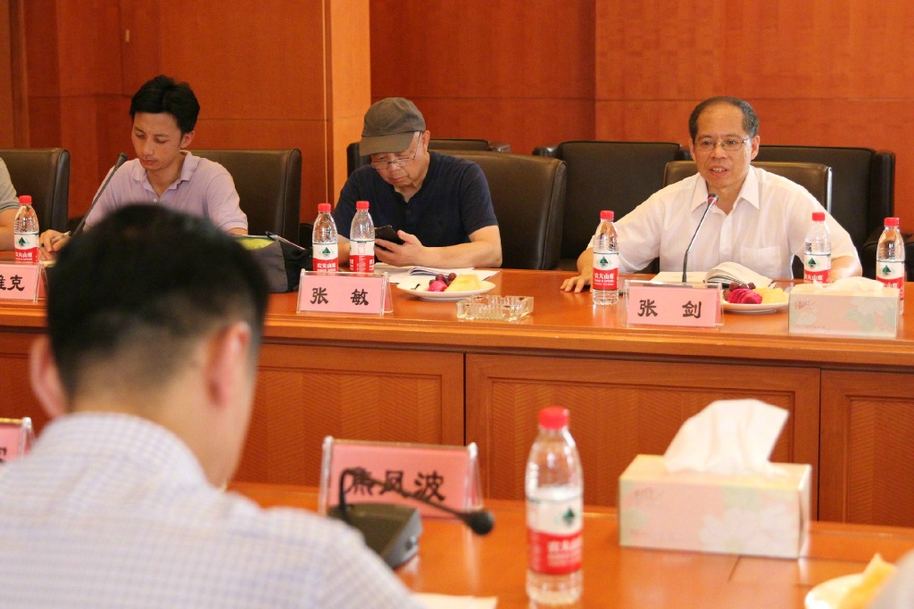 中国足协常务副主席张剑一行人调研绿城足球插图3